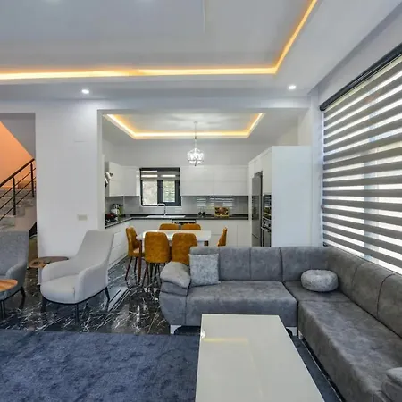 Luxury With Pool Villa *