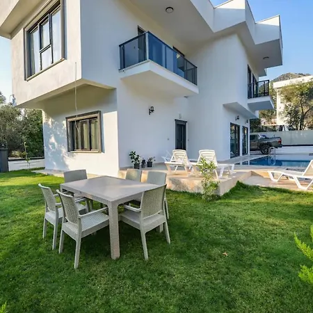 Luxury With Pool Βίλα *